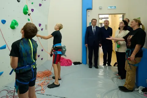 Новый скалодром в сочинском филиале университета Минюста. Фото: администрация Сочи